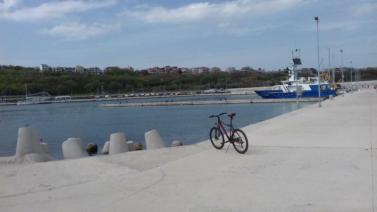 DDenko Apartment Burgas City Eksteriør billede